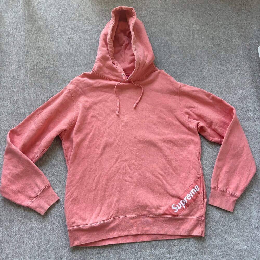$418 Supreme Corner Labeled Hoodie Sweatshirt in Coral